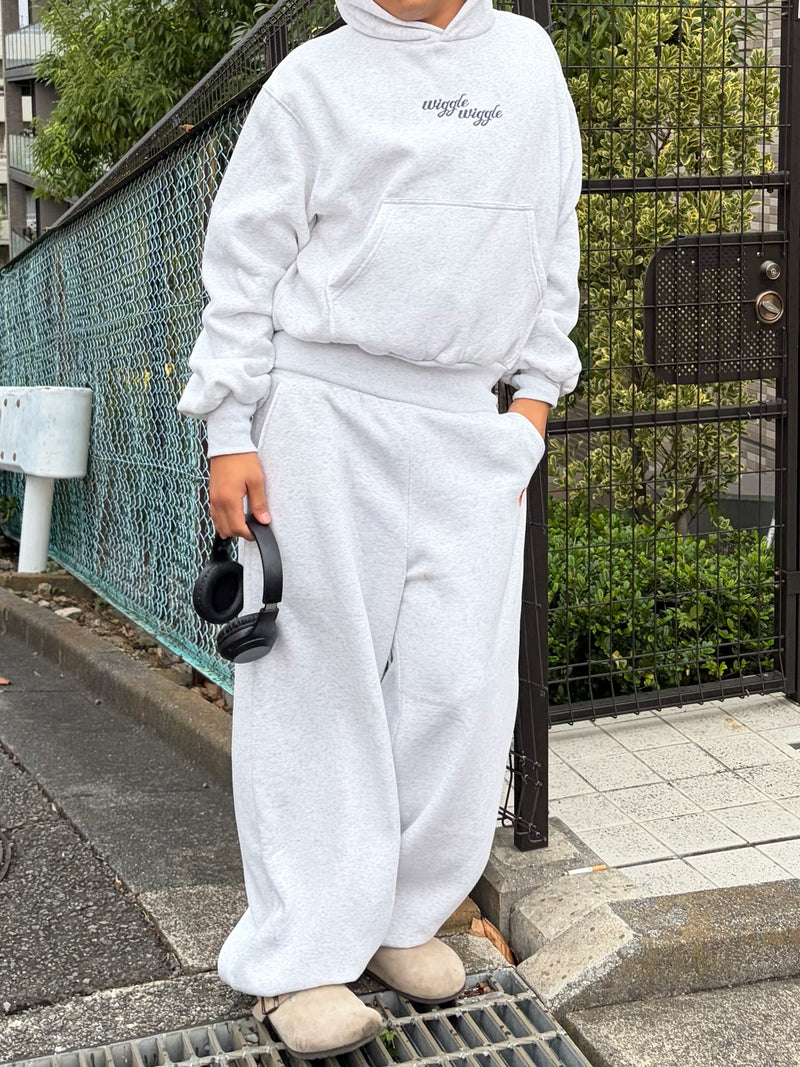 wiggle wiggle × HTH back logo sweat pants