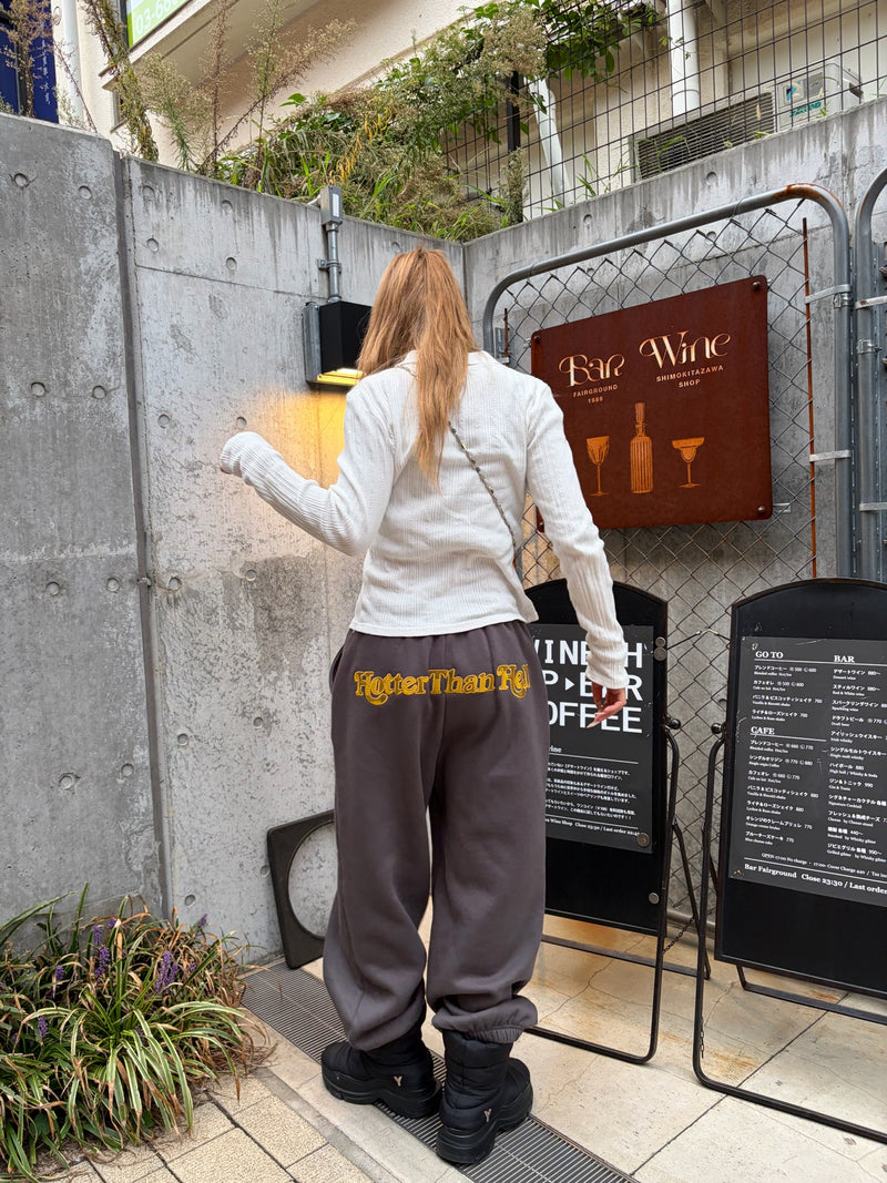 wiggle wiggle × HTH back logo sweat pants