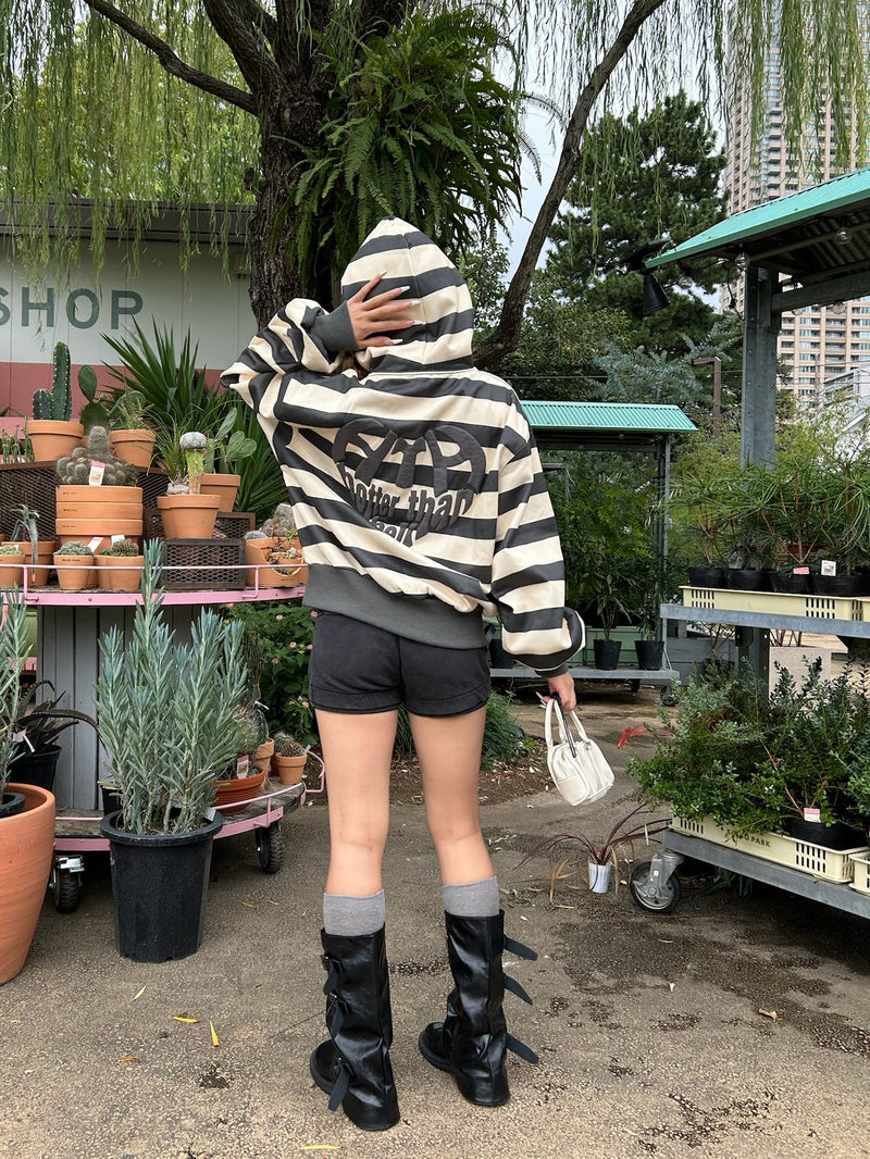 border heart logo hoodie