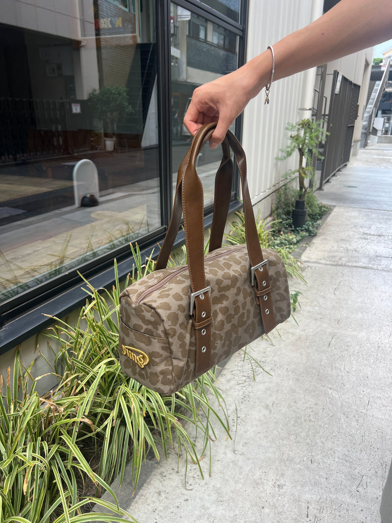 yung logo mini Boston bag