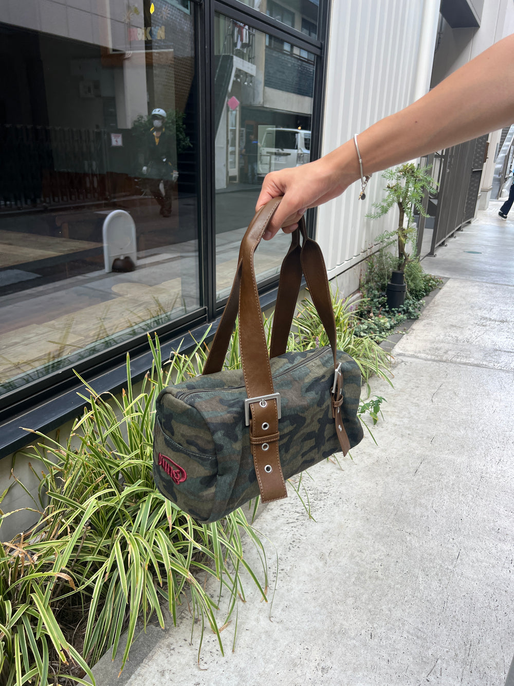 yung logo mini Boston bag – YZ