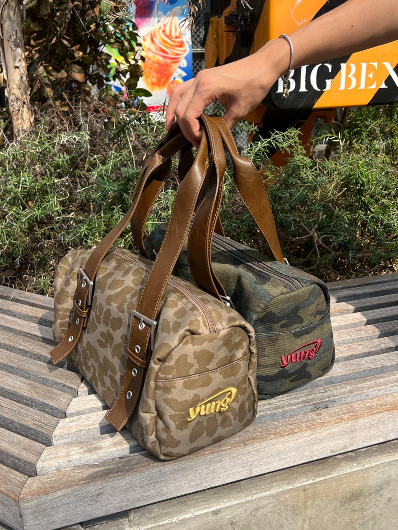 yung logo mini Boston bag