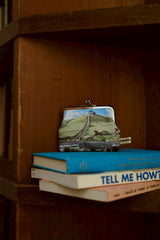 曖昧な記憶の窓辺にがま口