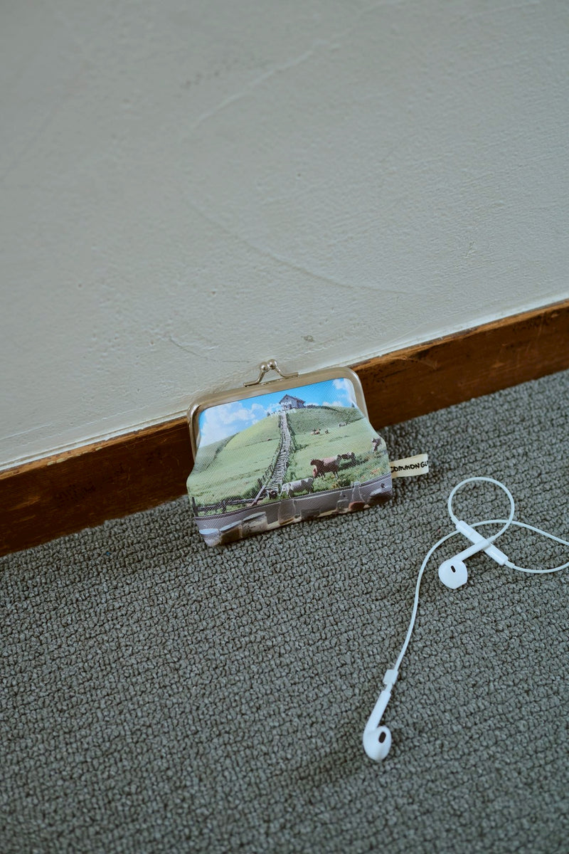 曖昧な記憶の窓辺にがま口