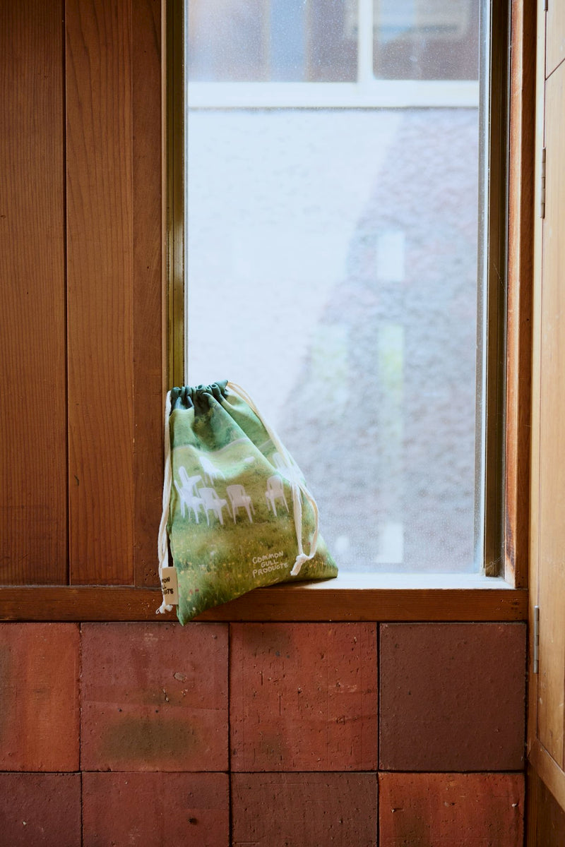 11席ある小人たちへの巾着袋