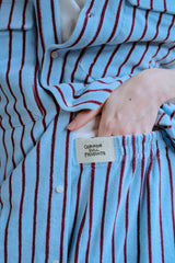 夏の手のひらの上にあるパンツ