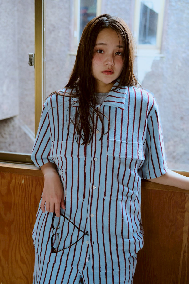 夏の手のひらの上にあるパンツ