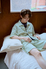 夏の手のひらの上にあるパンツ