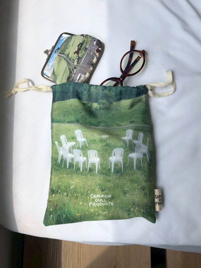 11席ある小人たちへの巾着袋