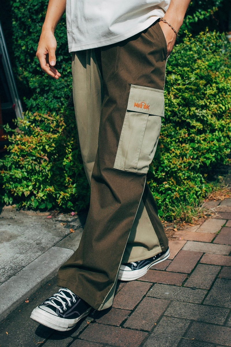 By color cargo pants