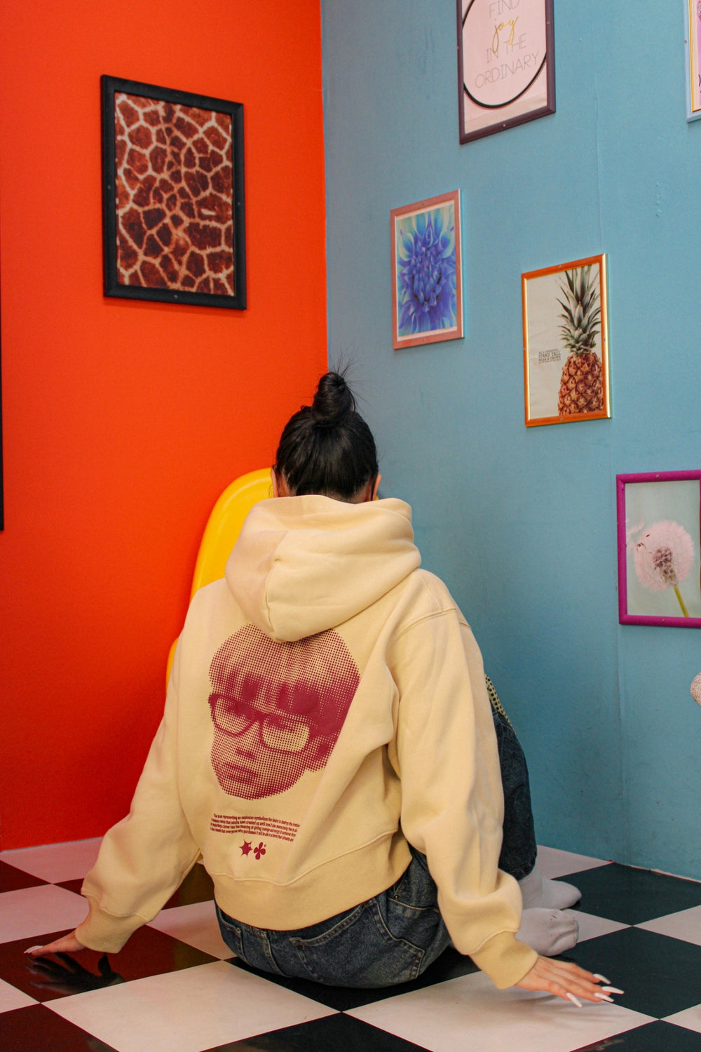 Dot vector hoodie – YZ