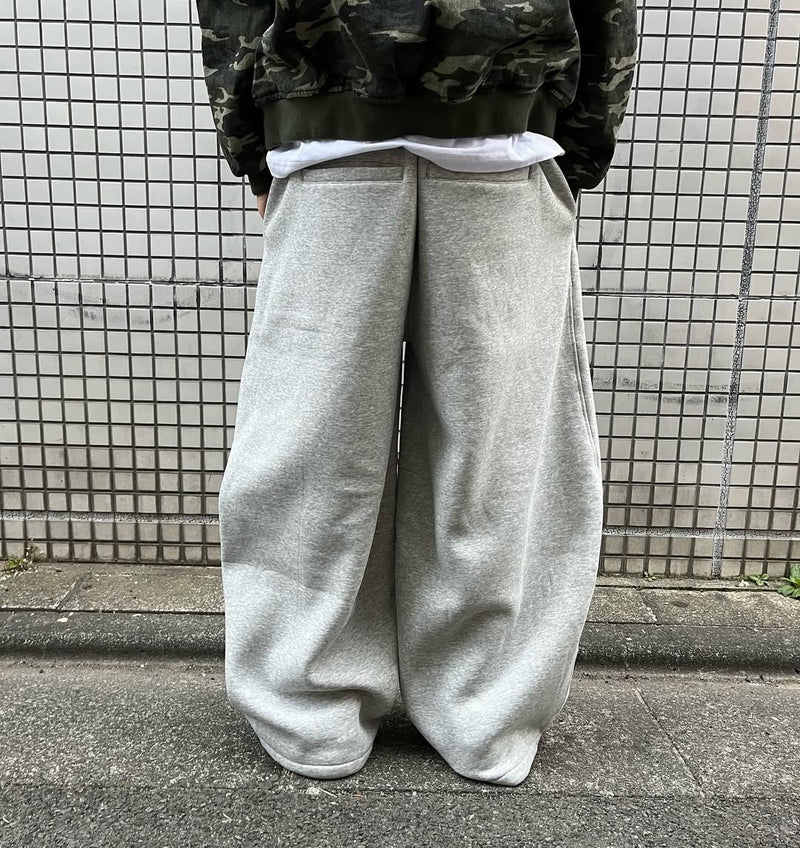 Volume baggy sweat pants