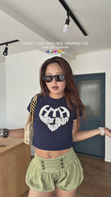 HEART LOGO APPLIQUÉ CROPPED TEE 