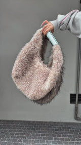 volume far shoulder bag 