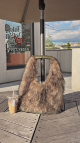 volume far shoulder bag 