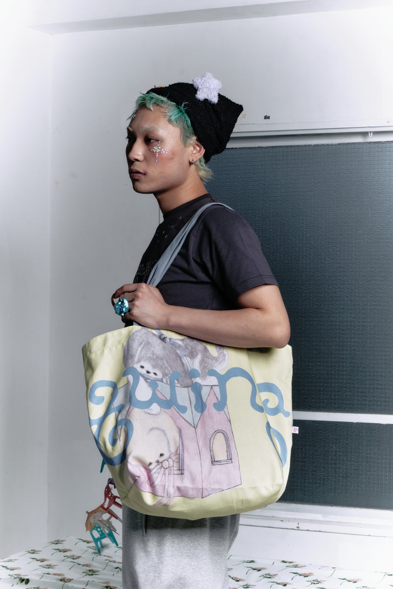 【らら出品】twins light blue のトートバッグ twins big tote bag – YZ