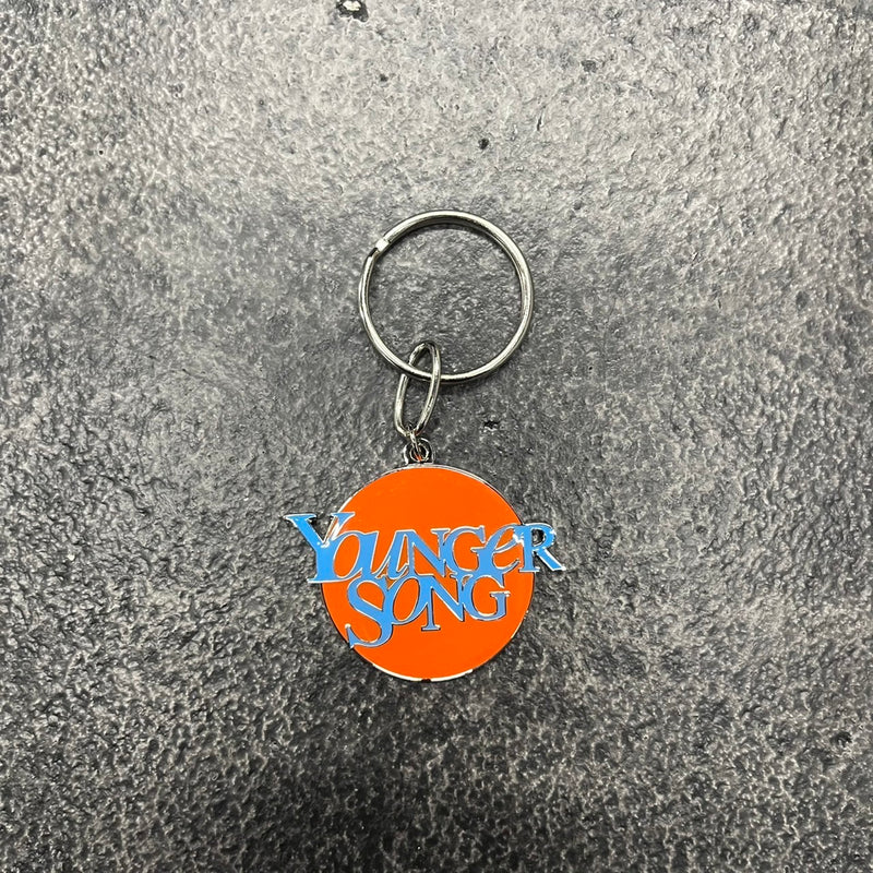 Universal logo circle keychain