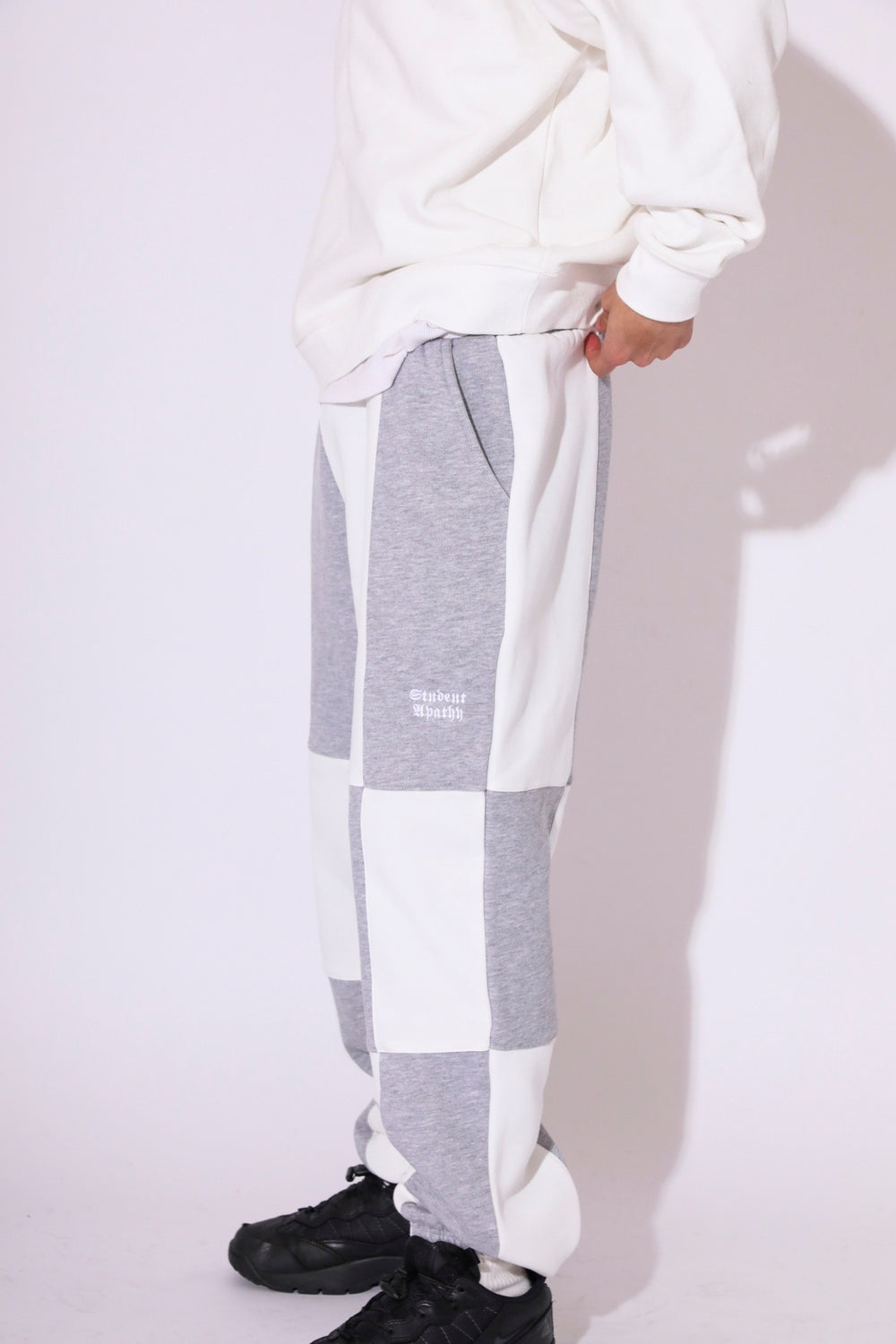 student apathy color scheme sweat pants – YZ