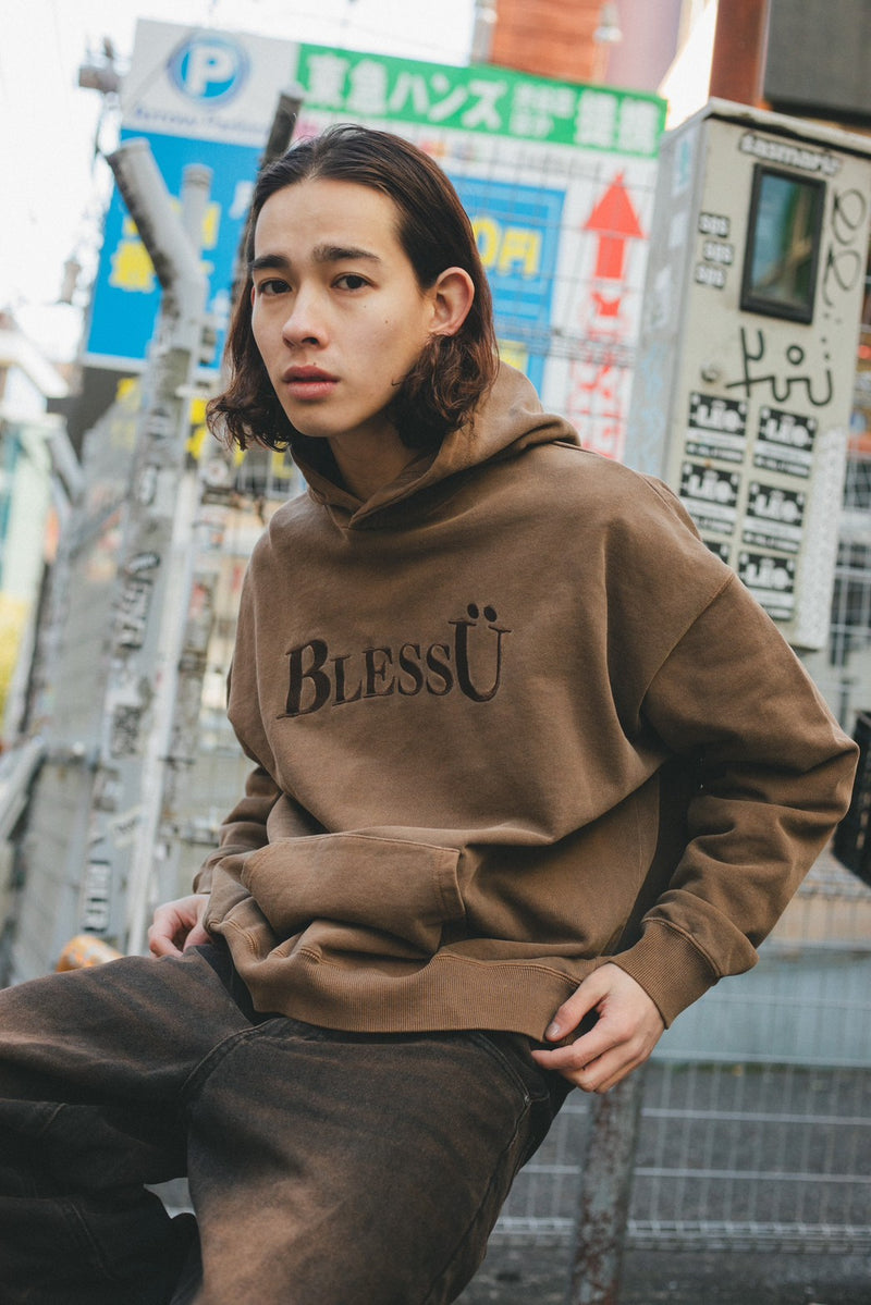 今は完売しておりますBLESS Ü pigment logo hoodie